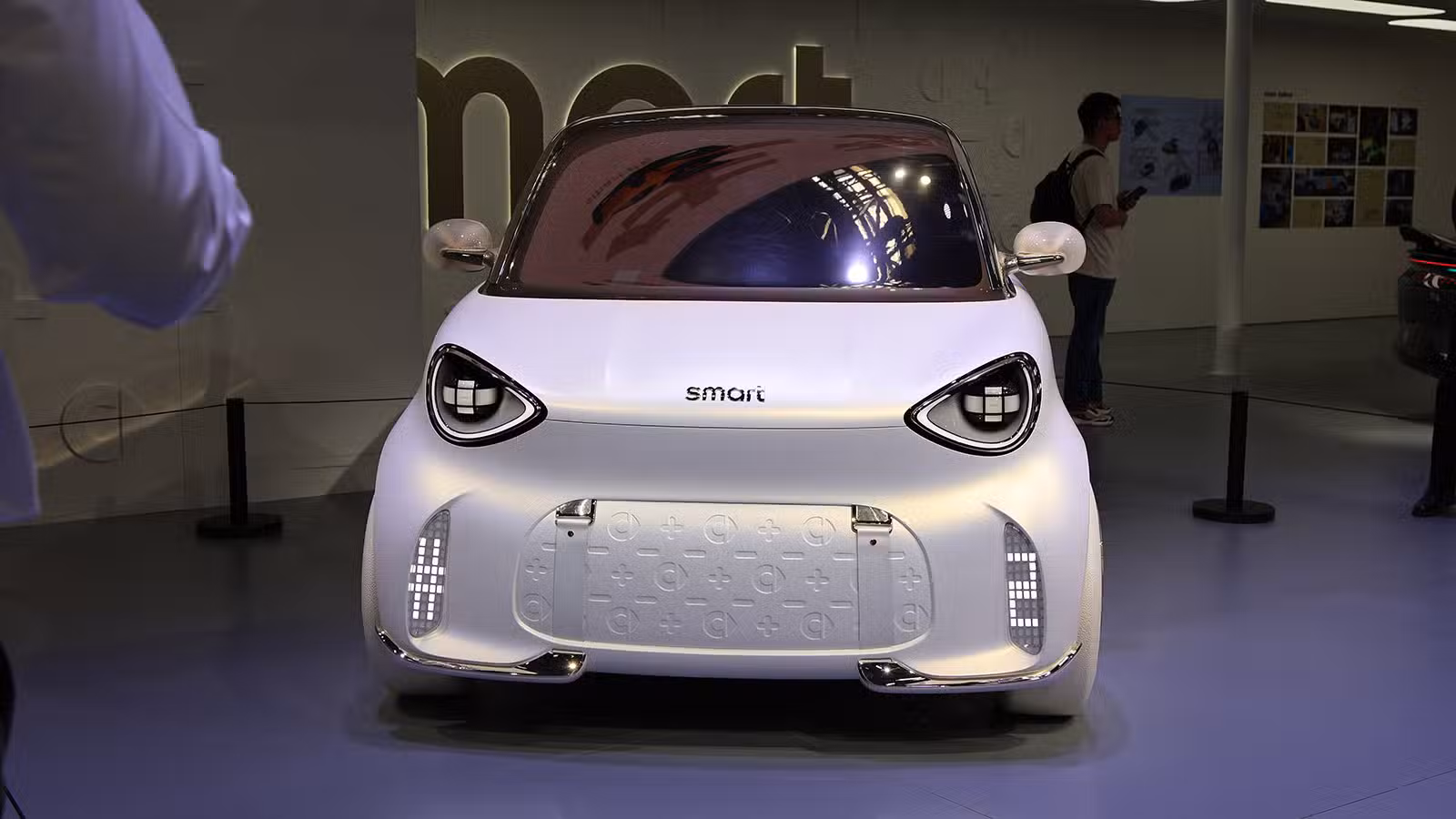 Smart begins #6 EHD pre-sales in China, its largest model to date