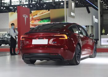 „Тесла“ преустановява 7-годишните кредити за автомобили в Китай, тъй като банките затягат условията за отпускане на автокредити