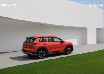 Новият електромобил Sealion 05 на BYD е интелигентен електрически SUV, който е по-евтин, отколкото изглежда