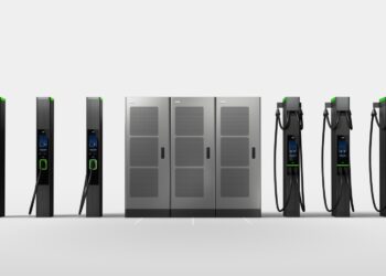 Новото устройство за бързо зареждане на електромобили на ABB E-mobility развенчава мита за пиковата мощност