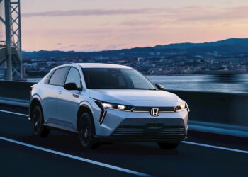Honda Insight вече е електромобил на цена от 35 000 долара, но не се възбуждайте прекалено