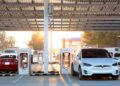 „Тесла“ представя планове за първите станции „Supercharger“, предназначени изцяло за „Robotaxi“