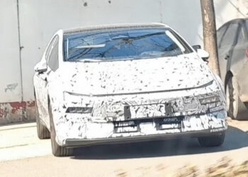 Новият електромобил Venus IONIQ на Hyundai изглежда като фалшив, след като беше забелязан да се движи по обществени пътища [Видео]