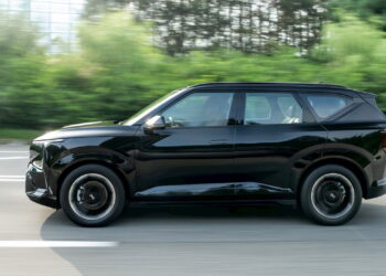 Средноразмерен електрически SUV на Kia, забелязан с американски номера [Снимки]