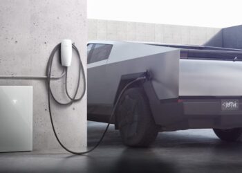 Tesla Cybertruck става първият автомобил с променлив ток, свързан към електропреносната мрежа в Калифорния чрез PG&E;