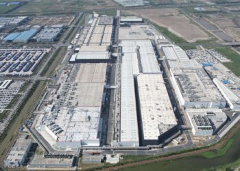 Tesla (TSLA) изчерпва кредитната линия от 5,8 млрд. долара от китайска банка на фона на срив в продажбите в Китай