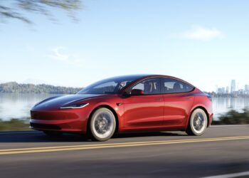 Продажбите на Tesla в Калифорния се сриват с 24%, след като пазарът на електромобили в щата пада до най-ниското си ниво от 2021 г.