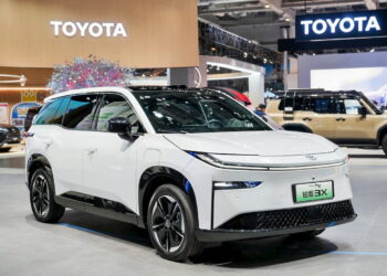 Електрическият SUV на Toyota на цена 15 000 долара надхвърли 80 000 доставки в Китай през първата си година