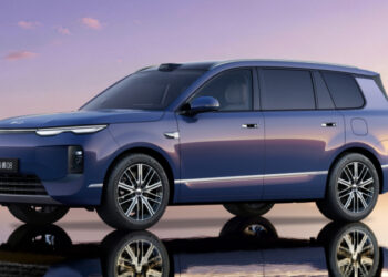 BYD Sealion 08 дебютира в Китай с мощност от 643 к.с. и пробег от 900 км