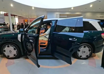 В Китай стартира предварителната продажба на електромобила BYD Great Tang: пробег 950 км, бързо зареждане, ускорение от 0 до 100 км/ч за 3,9 секунди, цена от 36 200 USD