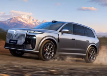 Voyah пуска на пазара 5-местния SUV Taishan X8 с технологии на Huawei, за да разшири гамата си от електромобили