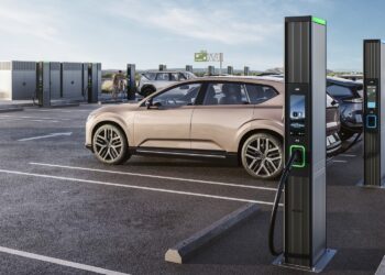 Тази система за зареждане на електромобили работи като мини електроцентрала – с мощност до 10 MW