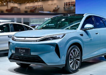 Новият електрически SUV на BYD получи над 30 000 поръчки още през първата седмица