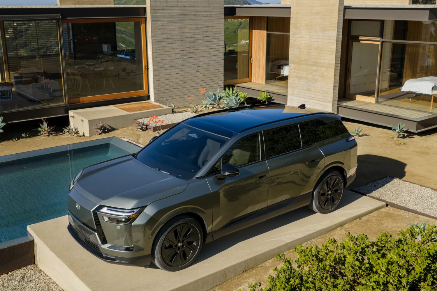 Lexus-3-row-luxury-electric-SUV
