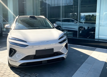 BYD Sealion 06 DM-i пристига в автосалоните преди официалното представяне на 26 май с пробег в електрически режим до 310 км