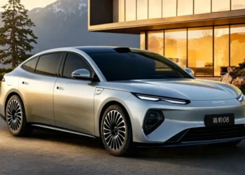 Флагманският седан Seal 08 на BYD ще бъде пуснат на пазара през второто тримесечие с функции за бързо зареждане и задно задвижване
