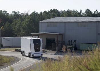 Автономният електрически полуремарке Einride L4 вече е реалност – в Охайо