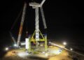 Fortescue Nabrawind пусна в експлоатация първата вятърна турбина без кран в Африка