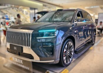 Sunday China Drive | Тест на Zeekr 8X Ultra Plus с хибридна система с мощност 885 к.с., пускане на европейския пазар в края на 2026 г.
