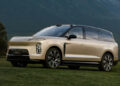 Nio ES9 започна продажбите си в Китай като SUV с дължина 5,4 метра и система за управление „steer-by-wire“ на цена от 57 470 щатски долара с услугата BaaS