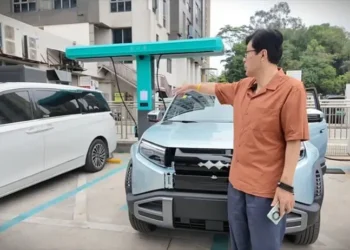 Температурата по време на прякото предаване на бързото зареждане на BYD достигна 76 °C, което предизвика онлайн дебат относно нагряването на батерията
