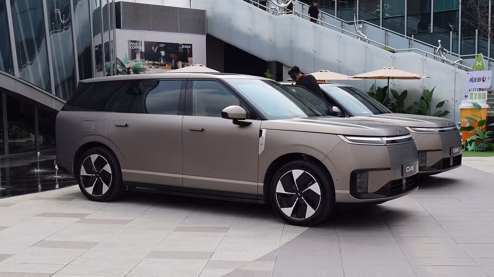 Xpeng полага всички усилия да увеличи производството на SUV модела GX, тъй като срокът за доставка достигна 35 седмици