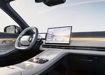 Електромобилът Starship 7 на Geely излиза на пазара на цена под 15 000 долара в рамките на най-новата инициатива на компанията в сегмента на достъпните електрически SUV-ове