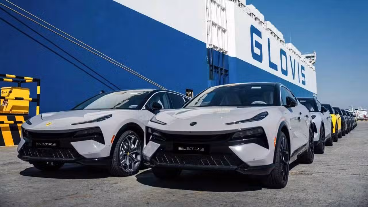 Lotus announced on May 7 that the first batch of 18 Eletre vehicles had been loaded onto a ship bound for Canada.