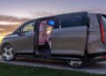 Mercedes-Benz VLE 300 с мощност 400 hp съчетава лукса на лимузина с много място за краката