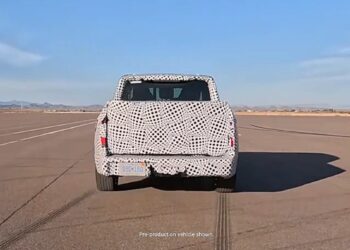Ford вече произвежда в САЩ евтини LFP батерийни клетки, които ще захранват неговия електропикап на цена от 30 000 долара