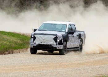 Електрическият пикап на Ford за 30 000 долара беше забелязан за първи път на пътя