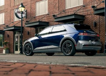 Hyundai IONIQ 5 продължава да се радва на голям успех, като продажбите на IONIQ 9 отбелязват ръст от почти 300%