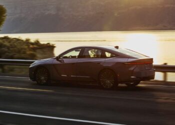 Lexus ES EV едва надмина прогнозирания пробег в реални условия, но остава зад конкурентите си 4 Lexus ES EV едва надмина прогнозирания пробег в реални условия, но остава зад конкурентите си