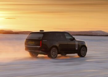 Първият електромобил на Range Rover ще надмине бензиновия си аналог, но цената му може да надхвърли 150 000 долара