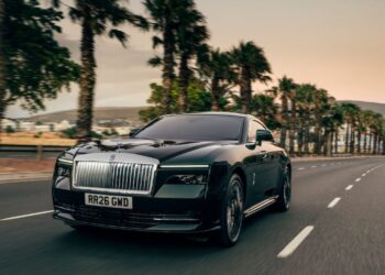 Rolls-Royce Spectre Series II получава NACS, с 16% по-голям пробег – 308 мили
