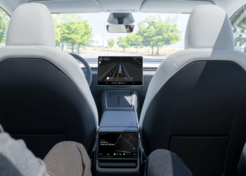 Броят на ищците по делото за Tesla HW3 нараства до 7 000 собственици, като делото получава подкрепата на адвокатска кантора за колективен иск