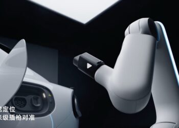 Xiaomi превръща в реалност десетилетната визия на Tesla за роботизирано зарядно устройство с новата си домашна роботизирана ръка