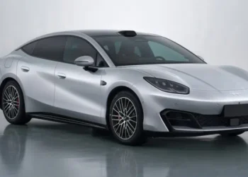 Лифтбекът BYD FCB Formula S и комбито Formula S GT са готови за китайския пазар