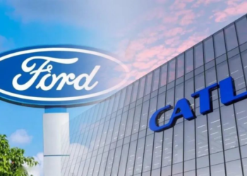 Заводът за батерии на CATL и Ford, създаден по лиценз, започва производство в САЩ.