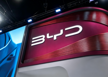 BYD патентова система за наблюдение на пространството под автомобила, предназначена за откриване на живи същества под паркирани превозни средства