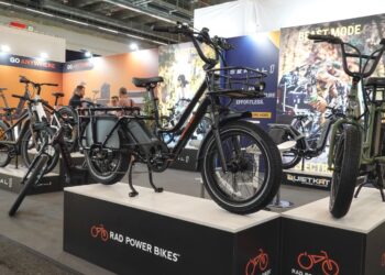 Новият собственик на Rad Power Bikes представя гамата си от електрически велосипеди на изложението „Eurobike“