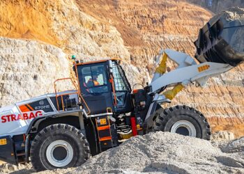 Акцент в серията E-quipment: 25-тонен електрически колесен товарач LiuGong 870HE