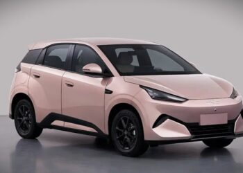 Представен е новият хечбек BYD Seagull с каросерия, удължена с 425 мм, и двигател с мощност 127 hp