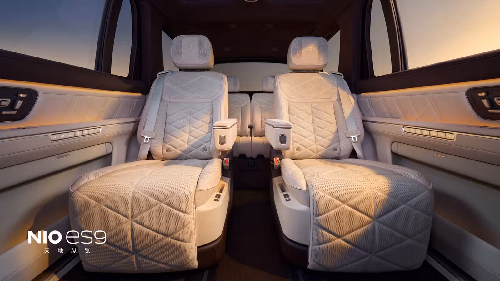 The six-seat aisle version of the Nio ES9.