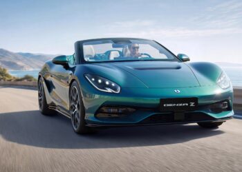 Denza Z, отговорът на BYD на Porsche 911, дебютира във Великобритания