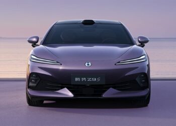 BYD Denza представя седана Z9S, разширявайки продуктовата си гама