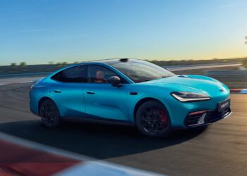 Geely Galaxy TT Ultra стартира предварителните продажби в Китай на цена от около 30 900 долара