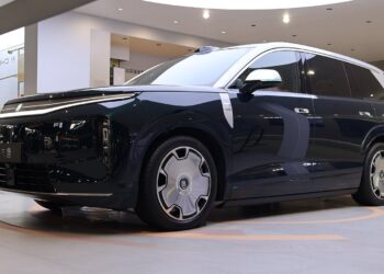 Доставките на електромобила BYD Da Tang ще достигнат 10 000 броя около един месец след пускането му на пазара