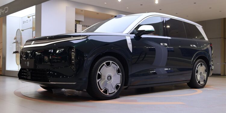 Доставките на електромобила BYD Da Tang ще достигнат 10 000 броя около един месец след пускането му на пазара 1 2026072206150621
