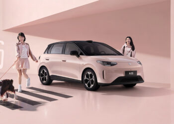 Leapmotor стартира предварителни поръчки за компактния електромобил A05 с пробег до 510 км